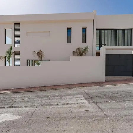Aquastar Villa *